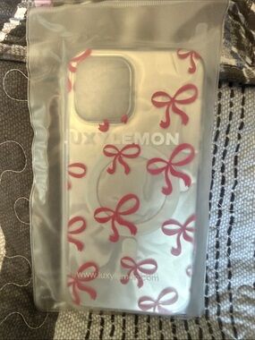 Luxy Lemon silver ripple holographic mag safe Phone Case with Pink Bow Design